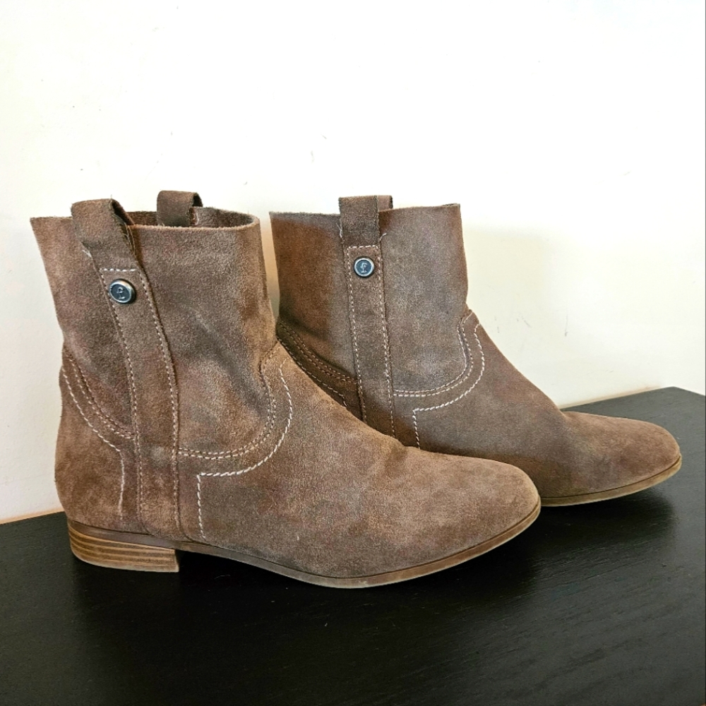 Frye & Co Sarah Shortie Ankle Western Booties Size 8M Tan Soft Suede Pull on